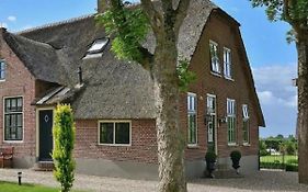 Magnificent Farmhouse In Central Holland 4a & 2c Vakantiehuis